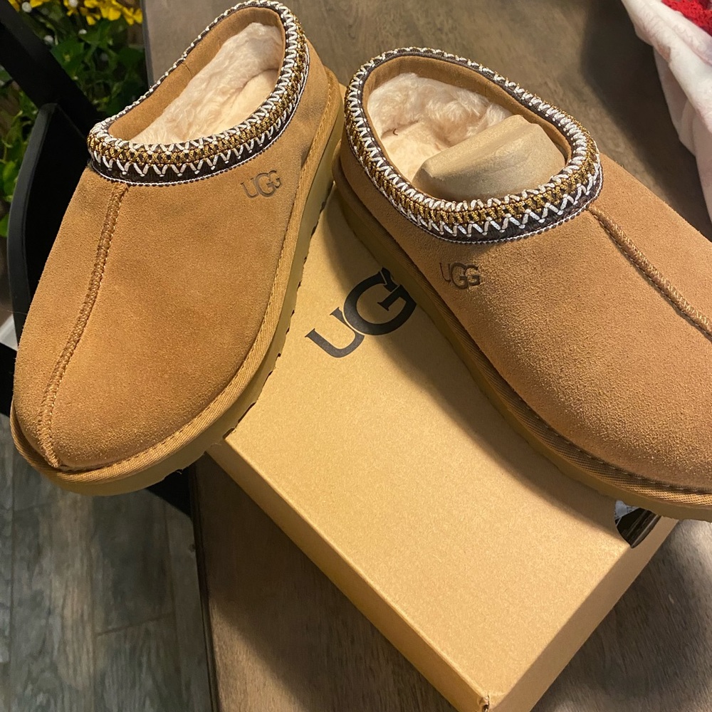UGG Tasman Slippers in Chesnut- Women’s size 9